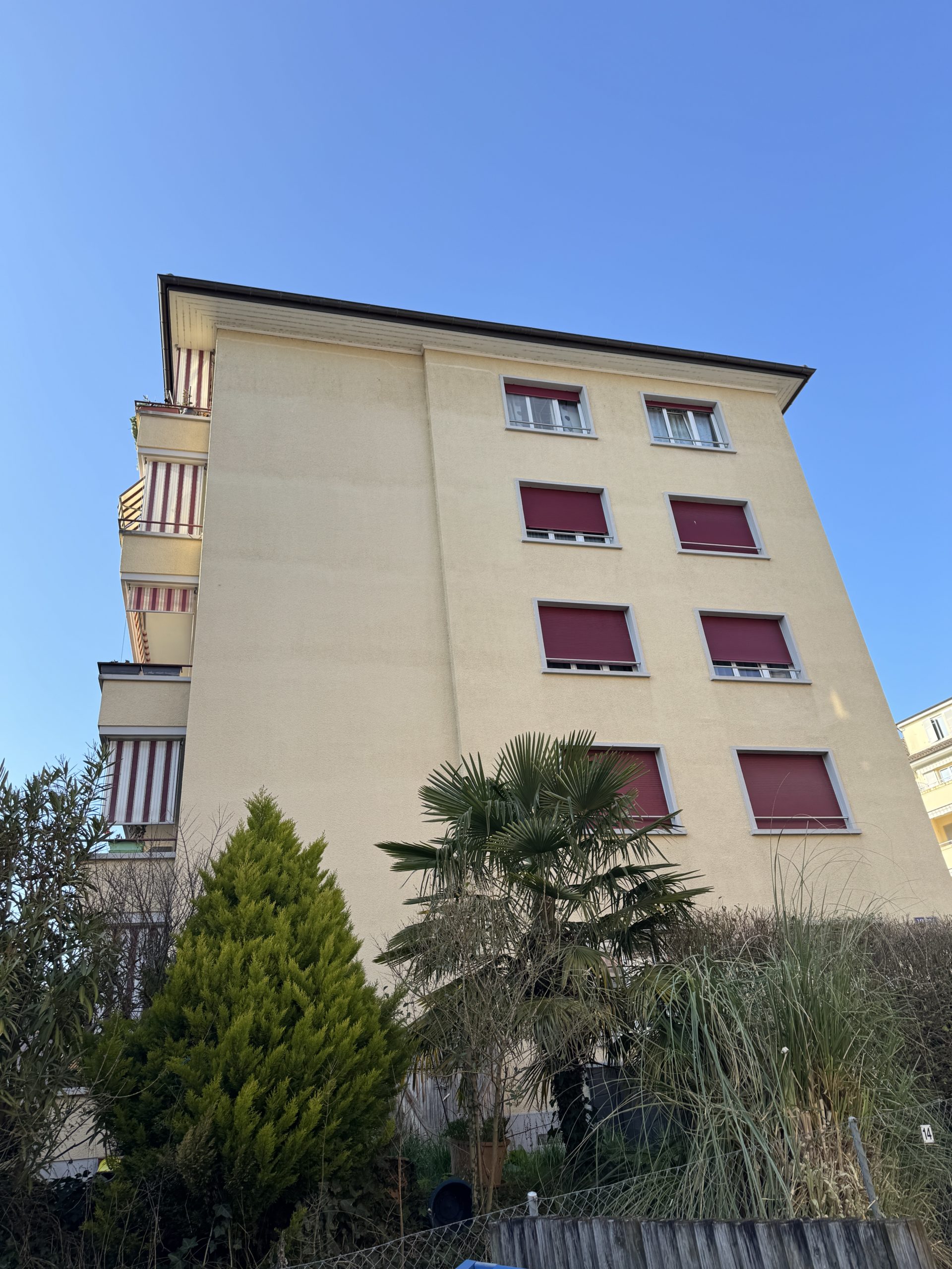 Logement de la rue Henry Warnery à Lausanne, rénovations et description de l'immeuble.