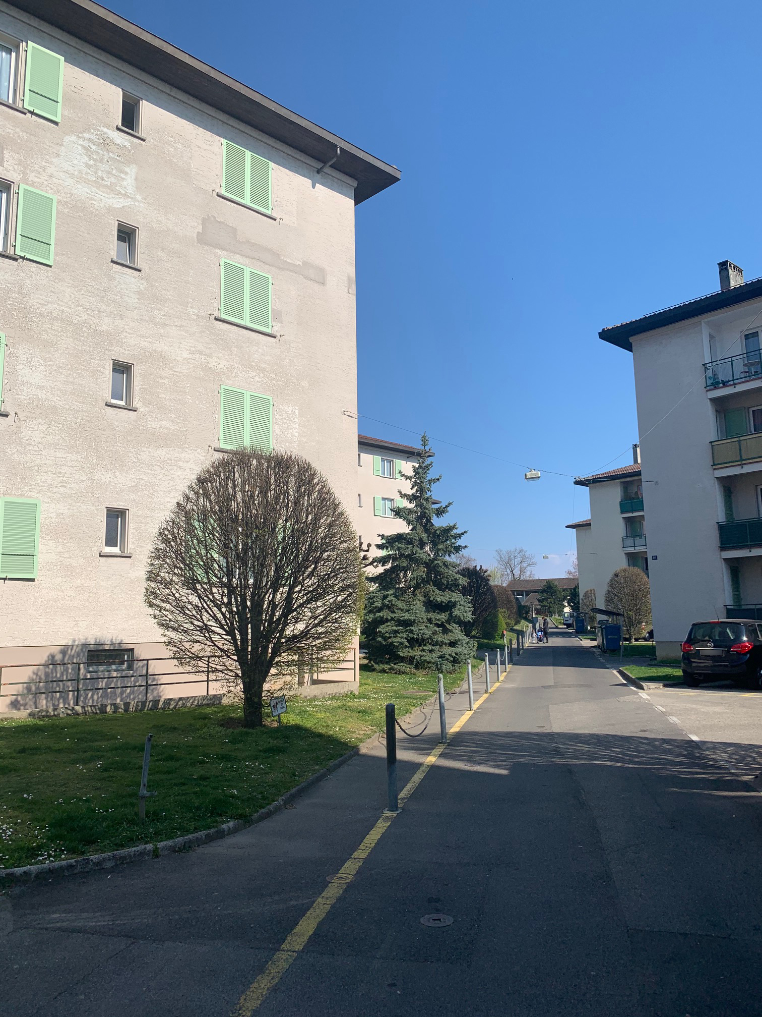 Logement aux Pyramides à Lausanne, rénovations et description de l'immeuble.